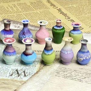 Cute Mini Vase Mommy Pot Desk Decor Gifts for Her, Unique Handmade Tiny Vase for Cat Whiskers, Miniature Bud Ceramic Vase Gifts for Mom.