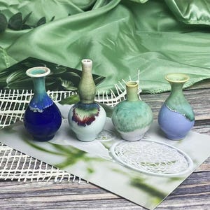 Cute Tiny Vase for Cat Whiskers Desk Decor Gifts for Her, Handmade Tiny Pottery Unique Gifts for Mom, Miniature Bud Ceramic Vase Gifts.