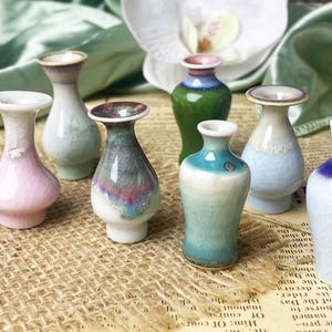 Cute Mini Vase Mommy Pot Desk Decor Gifts for Her, Handmade Tiny Pottery Unique Gifts for Mom, Miniature Bud Ceramic Vase Gifts.