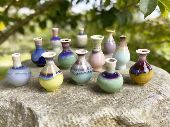 Cute Mini Vase Mommy Pot Desk Decor Gifts for Her, Unique Handmade Tiny Vase for Cat Whiskers, Miniature Bud Ceramic Vase Gifts for Mom.
