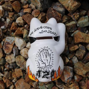 Japan traditional yakimono manekineko lucky cat