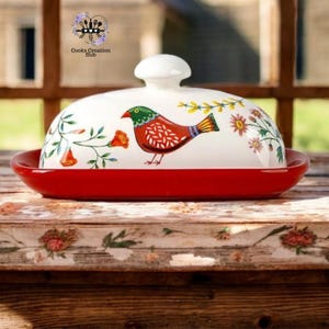 Quesera de cerámica pintada: decoración de cocina con diseño de pájaros y flores