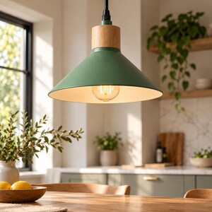 Lámpara colgante verde con detalles de madera, lámpara de techo metálica escandinava, lámpara colgante moderna para cocina.