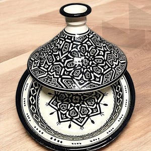 Handcrafted  Tajine , Handmade Ceramic Pot - Artisan Clay Cookware for Traditional Cooking & Serving, Hand-Painted Moroccan Tagine Pottery
