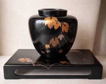 Vintage Tamamushi Lacquer Vase: Iridescent Urushi Art, Red Bamboo