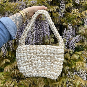 Crochet shoulder bag