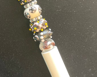 Beaded Pens - White or Black