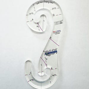 Oval Loop Quilting Ruler: 1/4&quot; Acrylic Template with Gripping Action