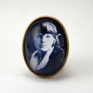 The Aviator - Amelia Earhart Pilot Brooch Great Women Heroes of the Air