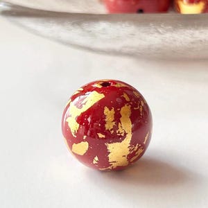18mm Red Wood Bead with Gold Leaf – Glossy Focal Bead for Jewelry Making