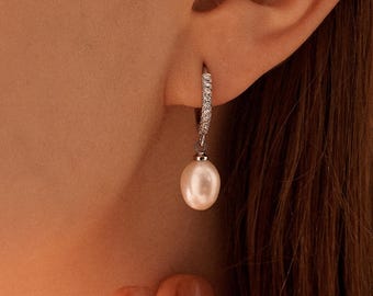 Delicados aros de perla, pendientes de perla natural de agua dulce, pendientes de aro, pendientes de novia, regalo perfecto para damas de honor.