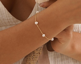 Minimalist Pearl Bracelet, Natural Freshwater Pearl Bracelet, Dainty 14k Gold Bracelet, Bridal Bracelet, Wedding Bracelet,  Bridesmaid Gifts