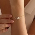 Minimalist Mother of Pearl Flower Bracelet, Diamond Leaf Bracelet, Dainty Bracelet, Bridal Jewelry, Wedding Gifts, Bridesmaid Gifts for Her