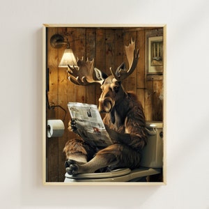 Elch, der auf der Toilette sitzt und eine Zeitung liest, lustiger Badezimmer-Humor, lustiger Tierdruck, Bauernhaus-Badezimmerdekor, KI-Kunstdrucke