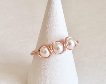 Pearl ring in 14k rose gold filled, 3 pearl ring, wire wrapped pearl ring, three pearl adjustable ring, Tri pearl ring