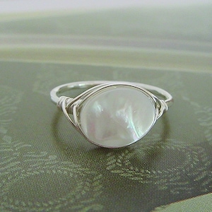 Mother of pearl wire wrapped ring, mother of pearl ring in Sterling Silver, wire wrapped ring