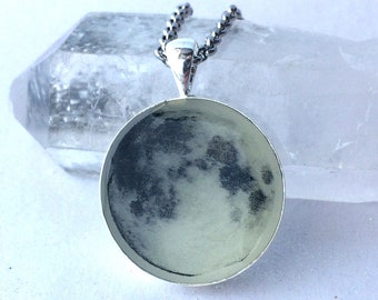 Real Moon Glow in the dark pendant space planets galaxy glowing astrology astronomy stars