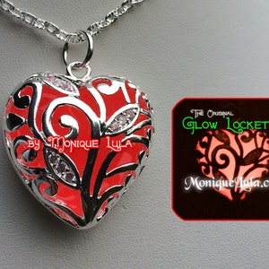 Red Glowing Heart of Winter Magic Necklace Pendant Cherry Rouge Filigree Pendant Crystals Love Steampunk Fairy Mermaid Fairytale Jewelry