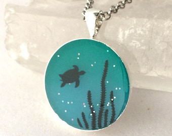 Sea Turtle Glühen in der dunklen Art Halskette Ozean Meer Wasser Meeresschildkröte