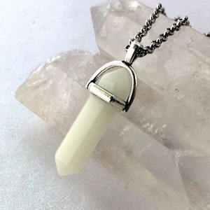 Glow Crystal Magic Necklace, Glow Necklace, Glowing Jewelry, Glow in the Dark Necklace, Glowing Crystal Jewelry, White Glow Necklace,Glowies