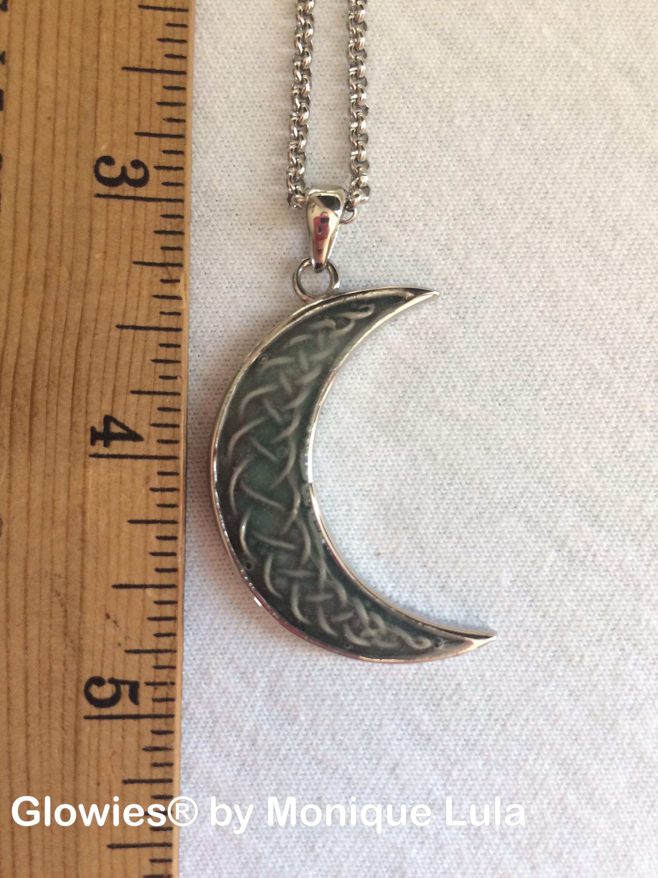 Glowing crescent moon necklace clearance