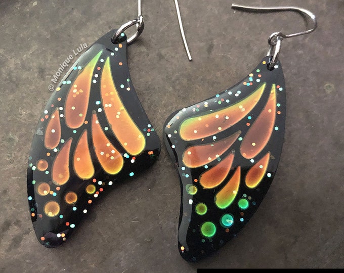 Mood Color Changing Black Butterfly Earrings