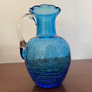 Small blue crackle vase image 3