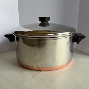 Revere Ware 4 1/2 qt stock pan with Lid: Stainless Steel, Copper Bottom Kitchenware