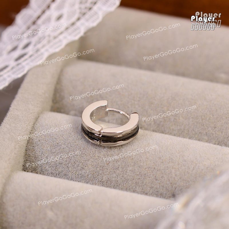 Hisoka Earrings - Etsy