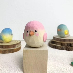 Hand-Carved Wooden Bird Figurine for Desk Decor Gift, Cute Wooden Painted Robin Carved Ornament, Handmade Robin Bird Ornament for Bird Lover