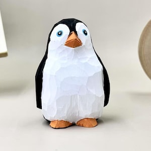 Hand Painted Wooden Penguin Ornament Decor for Valentine&#39;s Day Gifts, Small Wooden Animal Ornament for Desktop Decor Gifts for Penguin Lover
