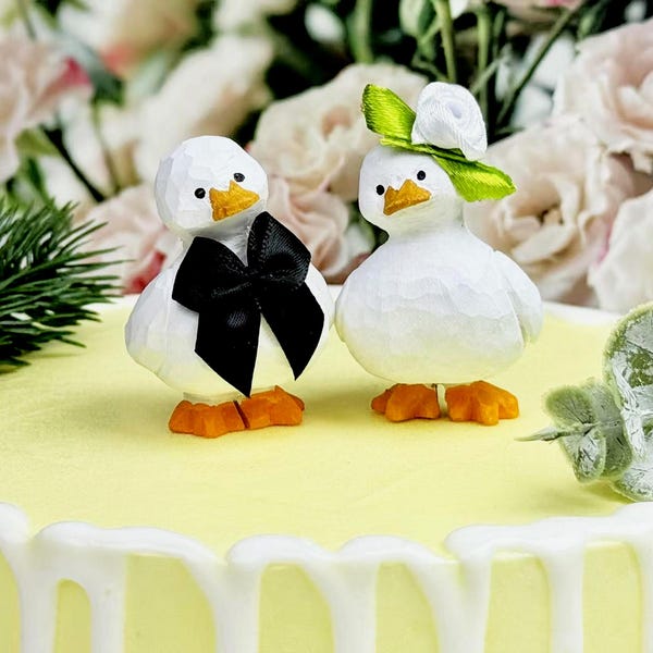 Precioso adorno para tarta de pato de madera, figura de novios hecha a mano para decoración de tartas de boda, adorable mini adorno de pato de madera.