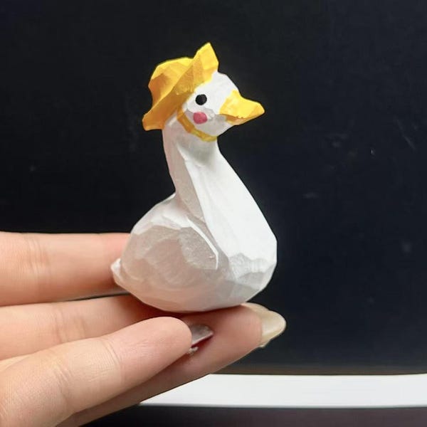 Handmade Wooden White Goose Ornament Desktop Decoration, Hand Painted Yellow Hat Goose Ornament for Bookshelf Decor for Valentine's Day Gift