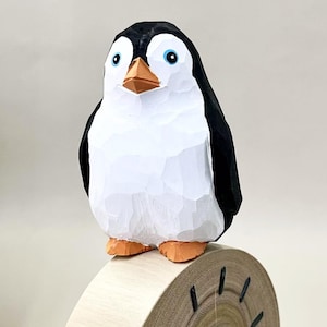 Handgemachte hölzerne Pinguin-Verzierungs-Dekor für Valentinstag-Geschenke, kleine hölzerne Tierverzierung für Desktop-Dekor-Geschenke für Geburtstagsgeschenk