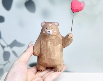 Custom Brown Bear Handmade Wooden Carving Decor Art, Bear Holding Heart Wood Carved Ornament Figurine Unique Animal for Mother's Day Gifts