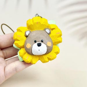 Flower Bear Pendant Wooden Figurine Hanging Home Decor, Cute Animal Keychain Decor for Bear Lover, Handmade Mini Bear Wooden Carved Keychain