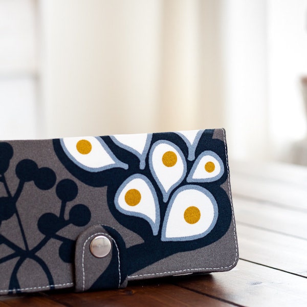 Handmade  Wallet - BiFold Wallet Clutch - Vegan Wallet / Ikea Patricia
