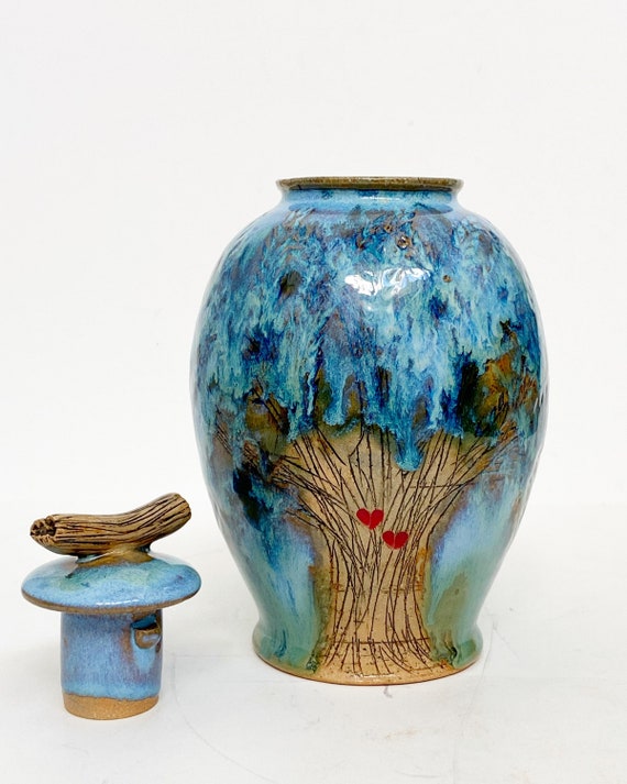 Urn met levensboom - staal in houten sokkel (0,015L) - Urn en gedenken