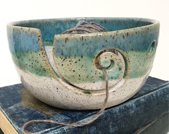 Ciotola per filato lanciato a ruota bianco-verde/blu, serie Beach - REALIZZATA SU ORDINAZIONE