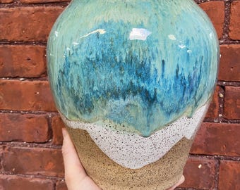 Urna cineraria in ceramica realizzata a mano: design spiaggia blu-verde - Realizzata su ordinazione
