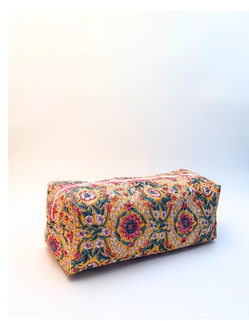 Cute Dyson Airwrap Bag, Travel Hair Dryer Storage Bag, Portable Hair Accessories Travel Case, Quilted Block Print Cotton Hair Tool Organize image 3