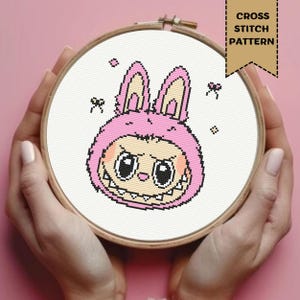 Patrón de punto de cruz de monstruo rosa, bordado de anime fácil, lindo personaje de dibujos animados, monstruo de fantasía de moda, punto de cruz PDF, descarga instantánea