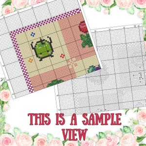 Puede incluir: Se muestran dos patrones de punto de cruz, uno en color y otro en blanco y negro. El patr&oacute;n de color presenta un reloj pixelado verde, una rosa roja y otros peque&ntilde;os dise&ntilde;os florales. El texto "THIS IS A SAMPLE VIEW" est&aacute; en la parte inferior.