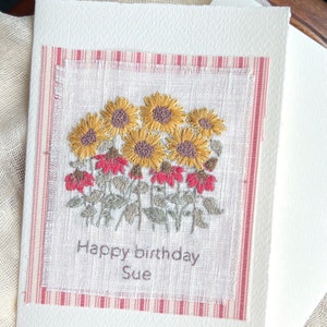 Gepersonaliseerde handborduurset zomerbloemen bloemenborduurontwerp, maakt wenskaart uniek cadeau voor haar, aangepaste boodschap, beginners
