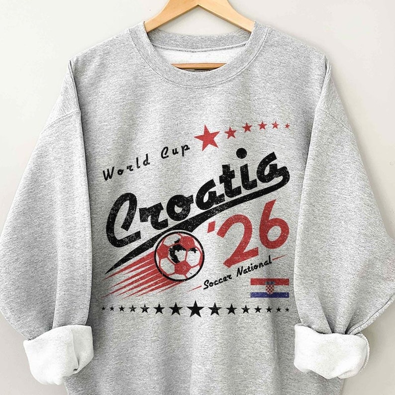 Retro Croatia Soccer World Comfort Colors Shirt, 90s Soccer Team World Graphic Tee Bild 3