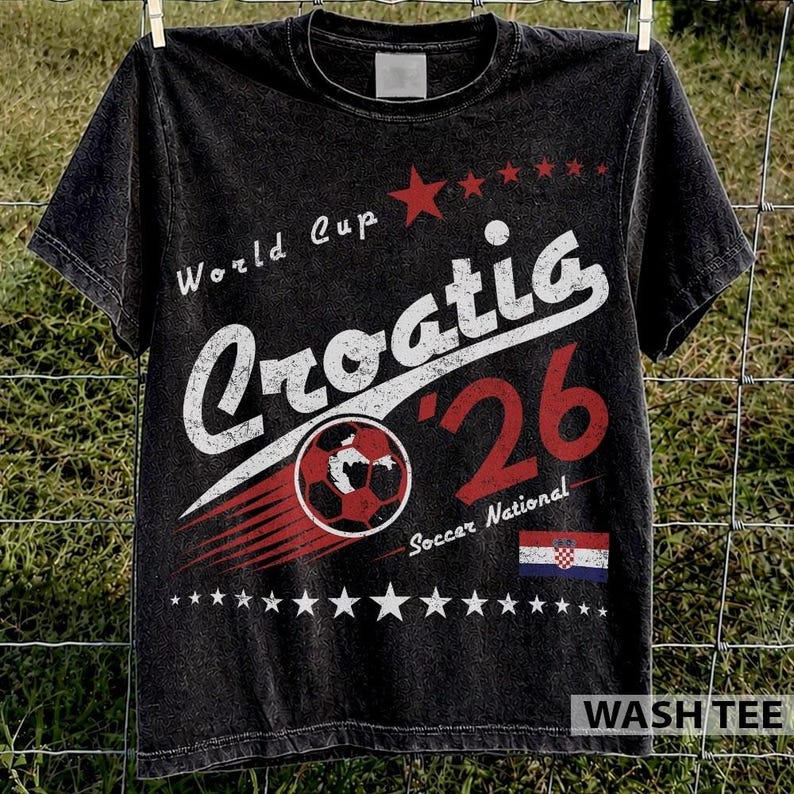 Retro Croatia Soccer World Comfort Colors Shirt, 90s Soccer Team World Graphic Tee Bild 2