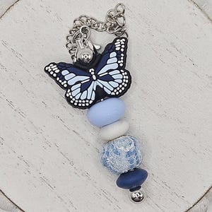 Dije de mariposa de colores para vaso: accesorio exclusivo para vaso