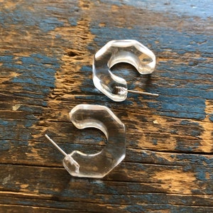 Clear Acrylic Faceted Octagon Geometric Gracie Hoop Earrings | small vintage lucite hugger hoops jewelry from the 60s