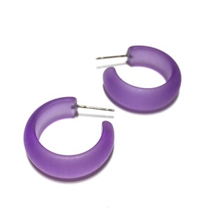 Light Purple Frosted Hoops | vintage lucite small simple hoop earrings on posts