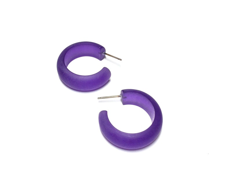 The Large Purple Hoop Earrings in Gold (Pierced)